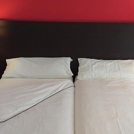 Hostal Meson De Paco Cariñena Exteriör bild