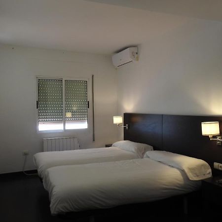 Hostal Meson De Paco Cariñena Exteriör bild