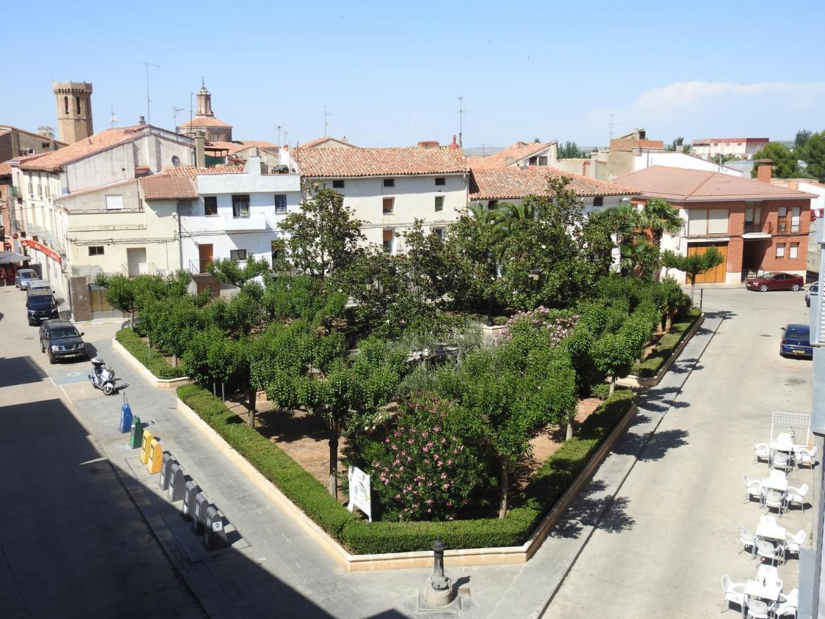 Hostal Meson De Paco Cariñena Exteriör bild