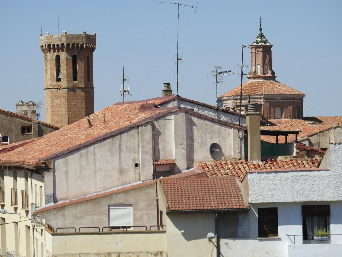 Hostal Meson De Paco Cariñena Exteriör bild