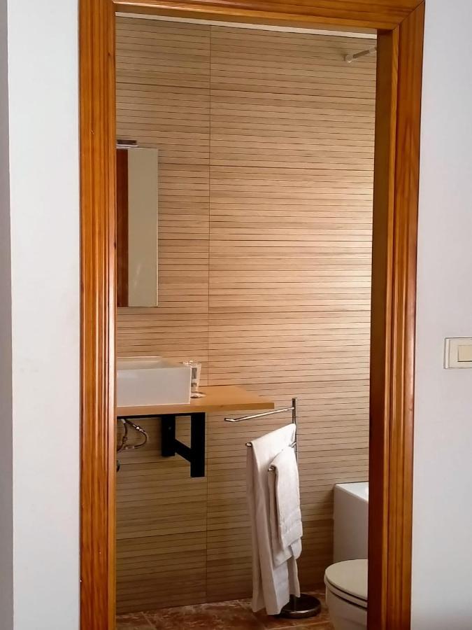 Hostal Meson De Paco Cariñena Exteriör bild