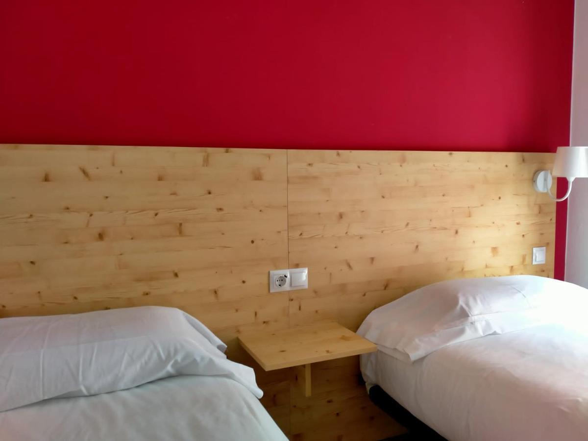 Hostal Meson De Paco Cariñena Exteriör bild